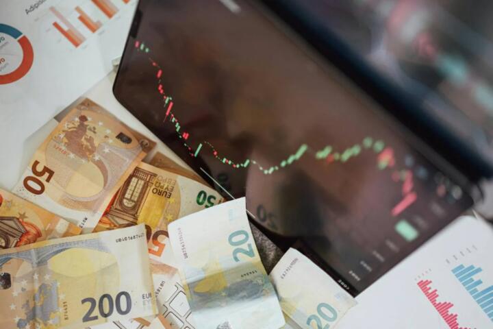 How to Protect Your Portfolio Against Sudden Market Crashes