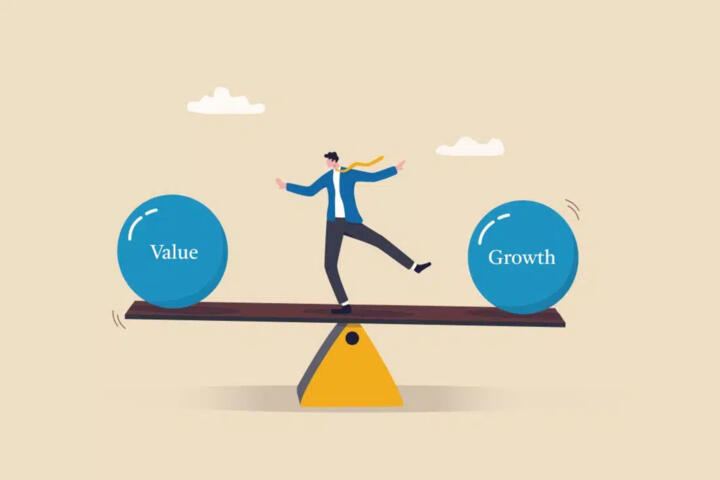 Learning Difference Between Growth and Value Investing